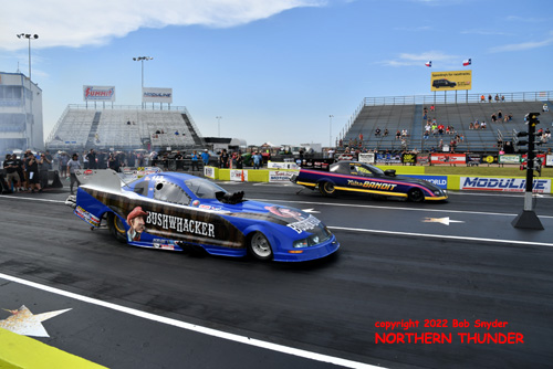 Jody Austin - 'Bushwhacker' (near lane) vs 
Brad Tuttle - 'Nitro Bandit' (far lane)